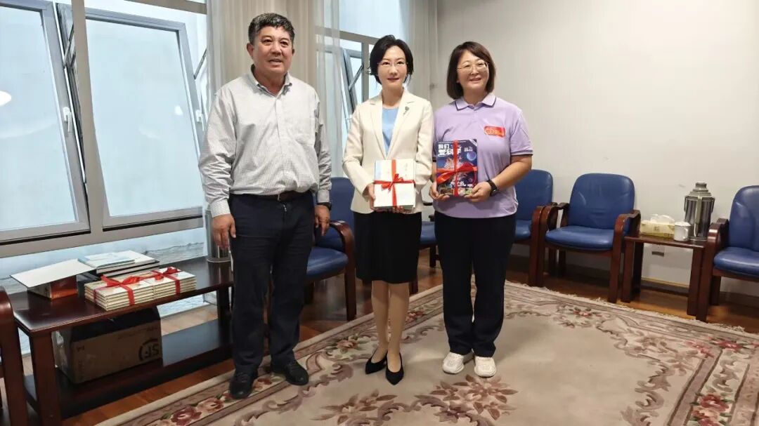 1759564538619995.jpg 2cb9aa90-941c-4a0e-8f92-69d4556efa6d.jpg